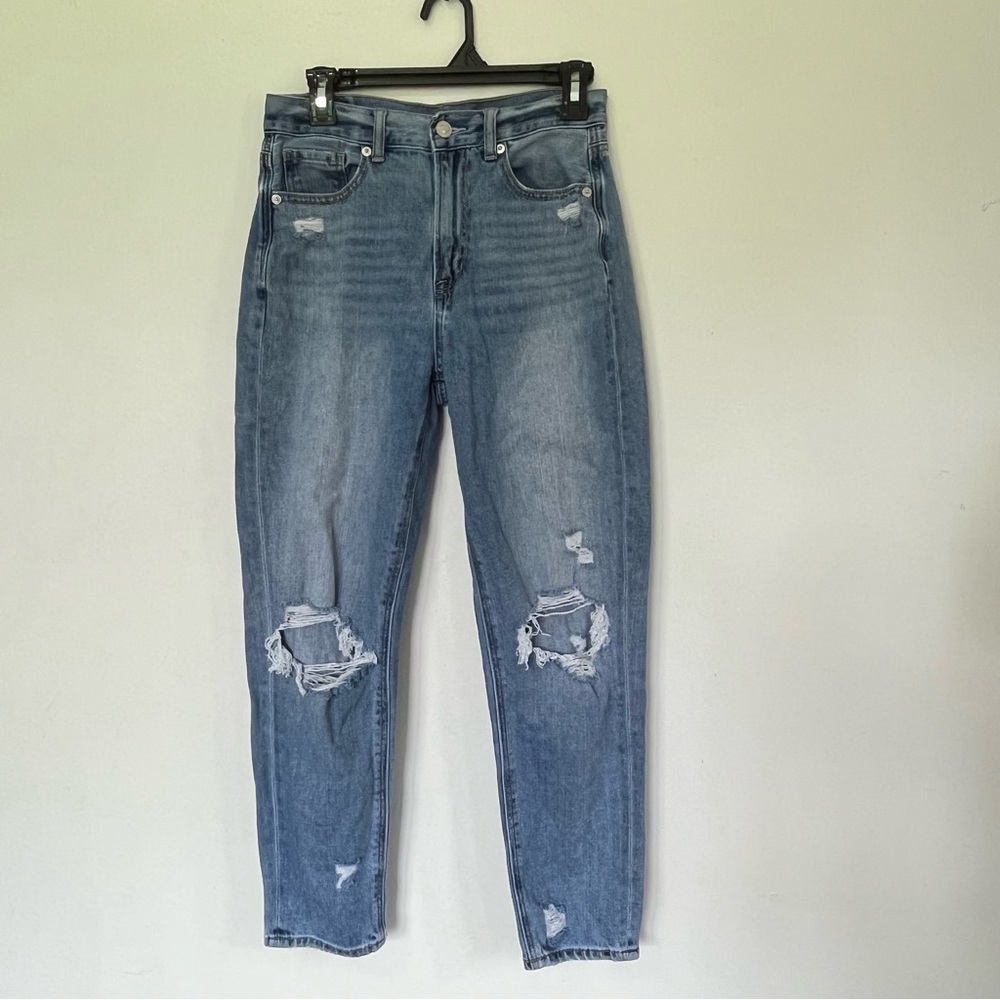 American Eagle Ripped Mom Jeans 2 Short Distressed High Waist